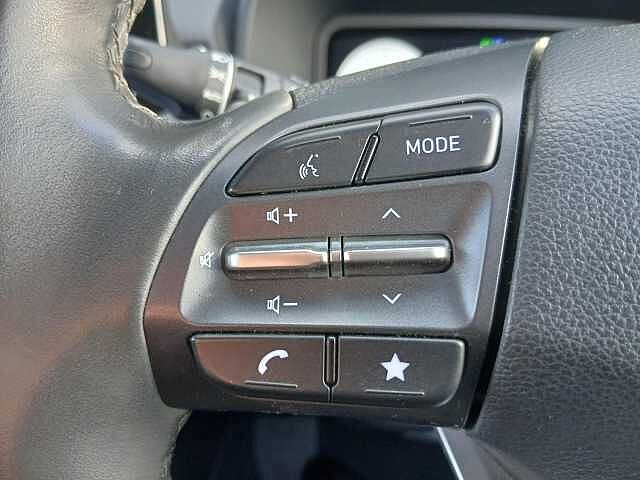 Hyundai KONA 39kWh SE Connect Auto 5dr (10.5kW Charger)