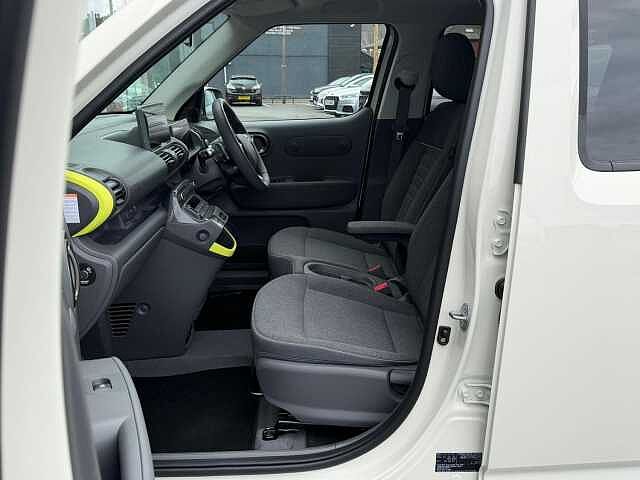 Hyundai INSTER Long Range 49kWh Cross Auto 5dr
