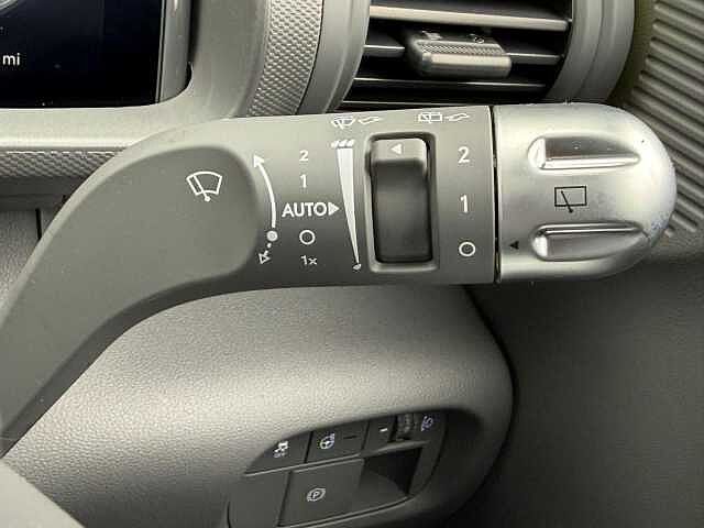 Hyundai INSTER Long Range 49kWh Cross Auto 5dr
