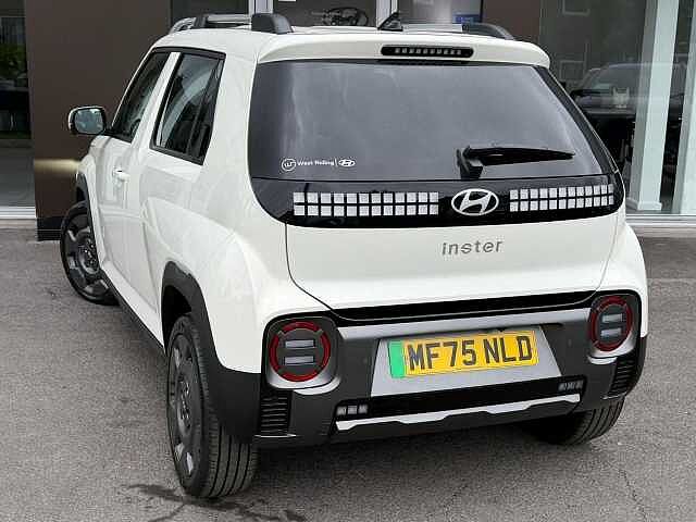 Hyundai INSTER Long Range 49kWh Cross Auto 5dr