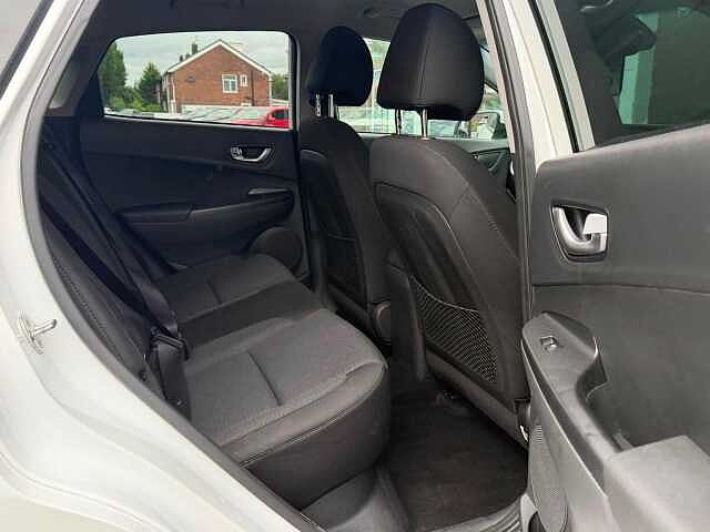 Hyundai KONA 64kWh Premium Auto 5dr (10.5kW Charger)