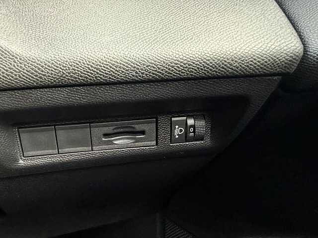 Peugeot 308 SW 1.2 PureTech Allure Premium EAT Euro 6 (s/s) 5dr Red